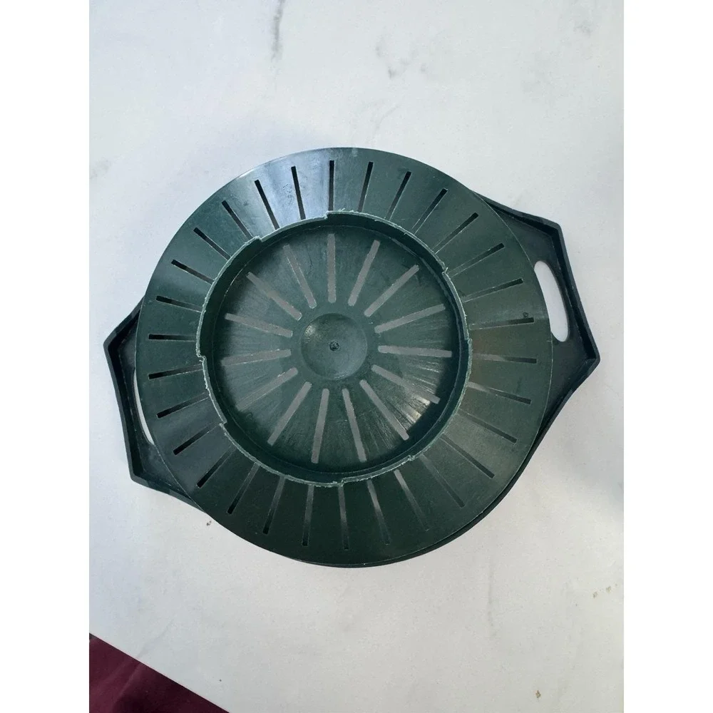 Vintage Colander Green Hard Plastic Durable Timeless Throw Back Great Condition